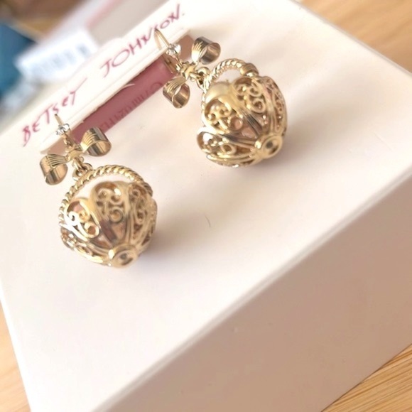 Brand New Betsey Johnson Easter Egg Basket Gold Tone Spring Bows Drop Earrings - Picture 9 of 14